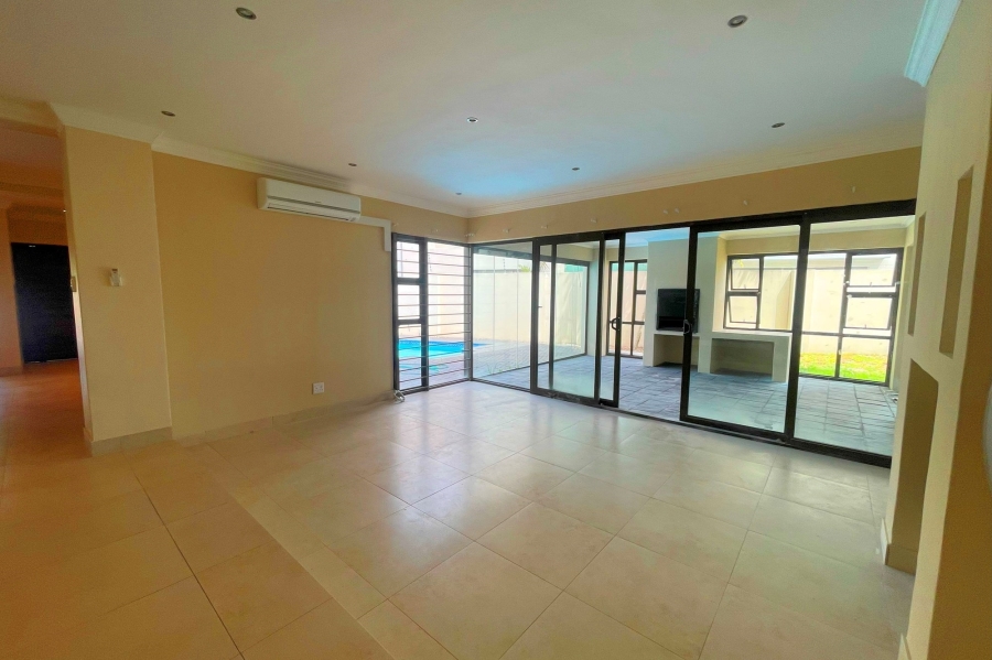7 Bedroom Property for Sale in Sunset Beach Western Cape